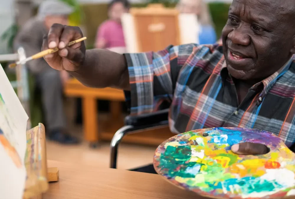 Using Art Therapy to Spark Creativity in Seniors with Dementia