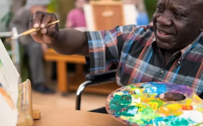 Using Art Therapy to Spark Creativity in Seniors with Dementia