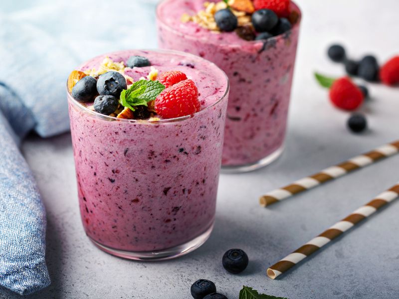 berry and spinach smoothie