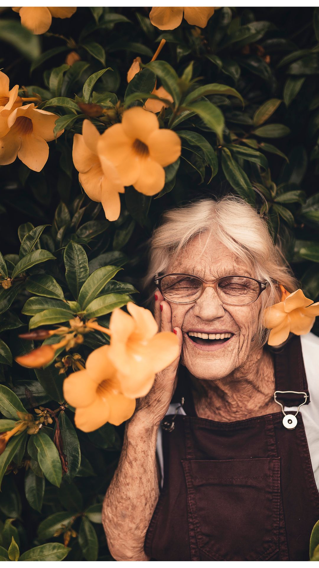 IDC 4U instagram stories elderly women smiling