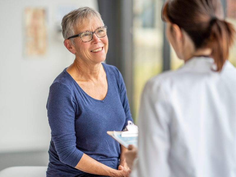 senior speakign to doctor